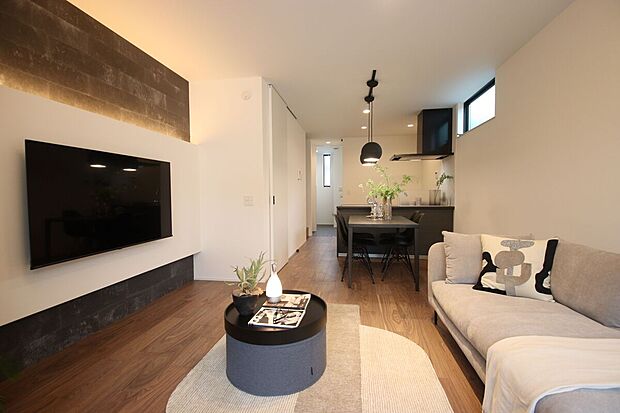 【リビング】計算された美しいリビングは、最高・デザイン・空間バランス・ライティングなど全てが緻密に計算された美空間リビング。