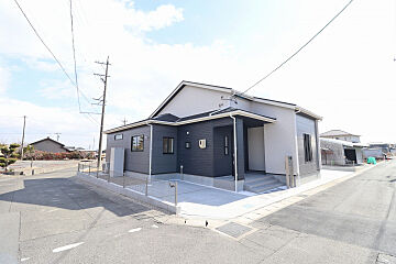 ブルーミングガーデン 愛西市草平町江ノ田1棟 外観