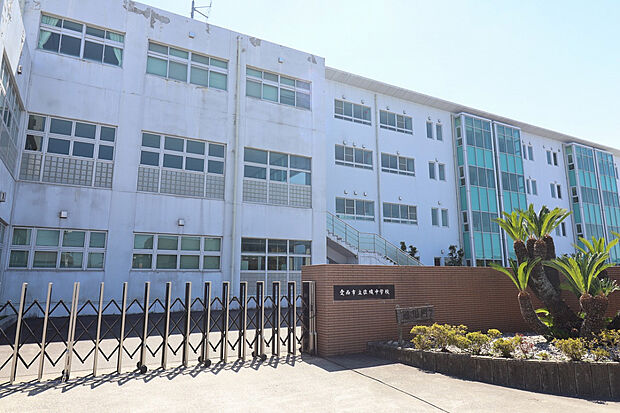 佐織中学校（約2,100m）