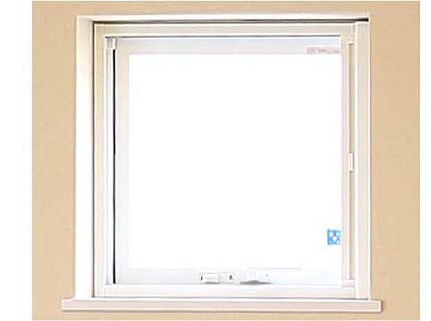 【樹脂サッシ】熱が伝わりにくい樹脂素材なので、外気の影響を抑え室内の温度を逃がしません。また、断熱性に優れ結露の発生も軽減できます。