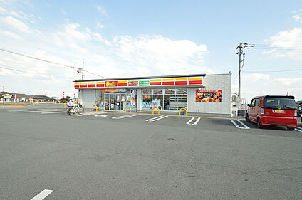ヤマザキデイリーヤマザキ中島店 200ｍ(徒歩3分)
