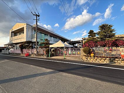 天王幼稚園 約1800m(徒歩約23分　自転車約8分)