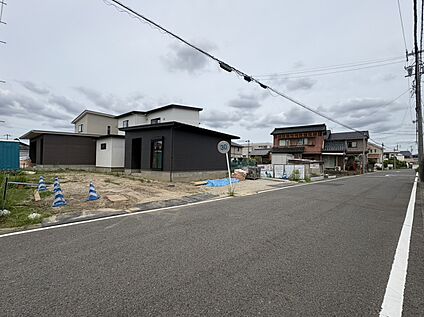 【B棟　外観】