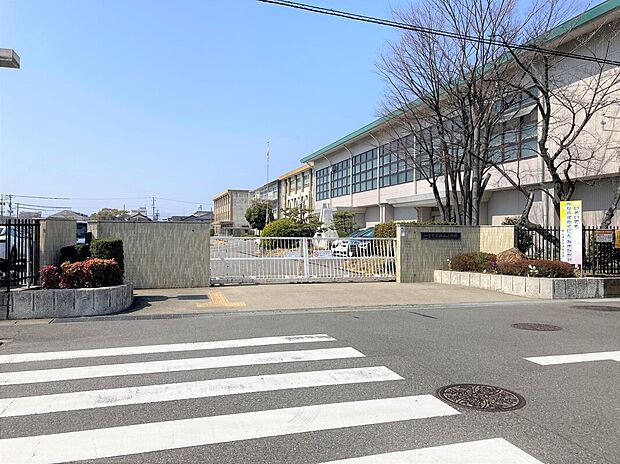 神山小学校