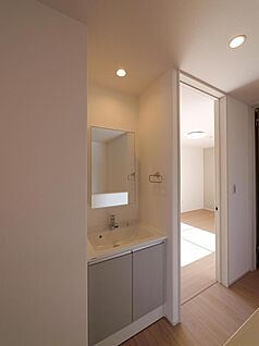 【B棟　2階洗面台】