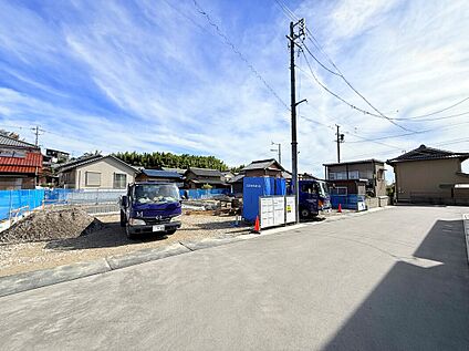 【前面道路含む現地写真】