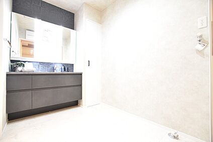 【B棟 洗面室】