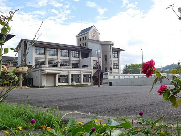 菩提寺北小学校(約1,100m)