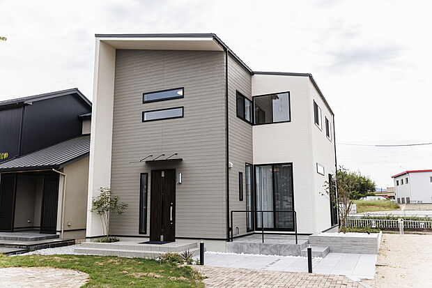 【【施工例】外観】ハイトーンで明るく綺麗な外観です!