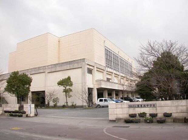 栗東西中学校(約430m)