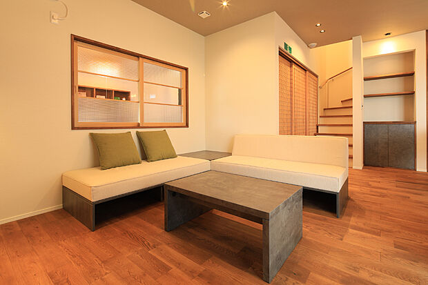 【【施工例】リビング】和やかで洗練された空間の演出。