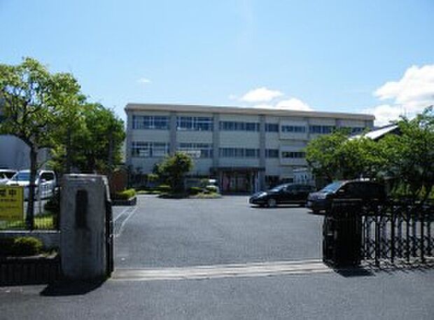 栗東市立大宝小学校(約750m)