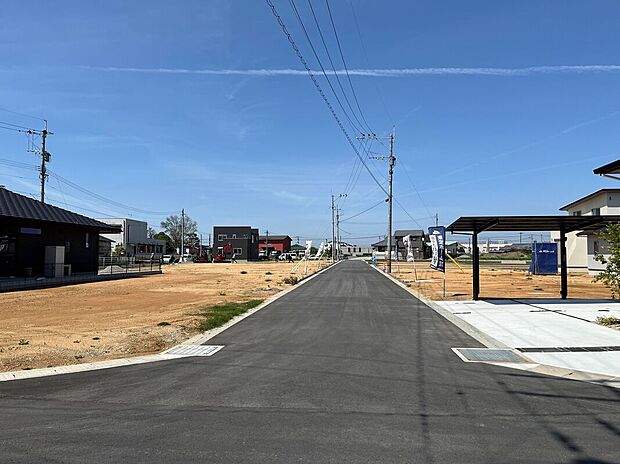 前面道路 東西側から撮影