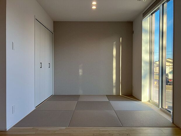 リビング横の和室は客間やお子様のお昼寝などに最適