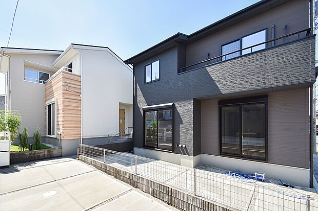 【現地外観写真】17・18号棟 外観（2025年8月撮影）※奥18号棟を販売中