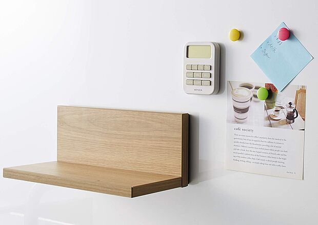 【その他設備】【キッチンパネル】マグネットをつけることができる便利な壁パネルです。