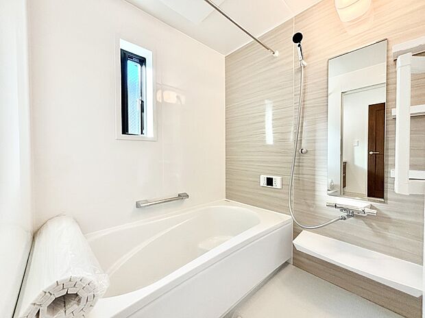 落ち着いた雰囲気でゆっくりお寛ぎいただけるバスルーム