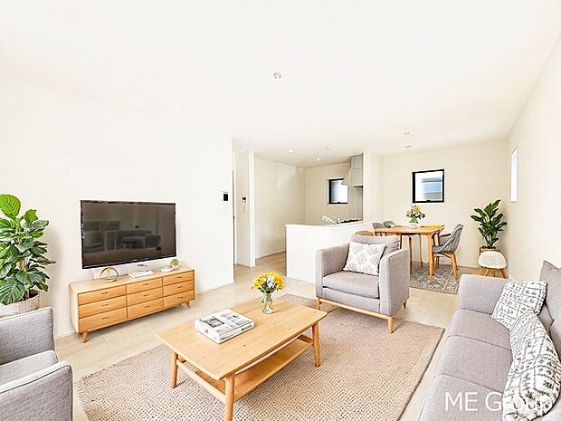 落ち着いた雰囲気のＬＤＫは家族みんなの快適空間※家具はCGです