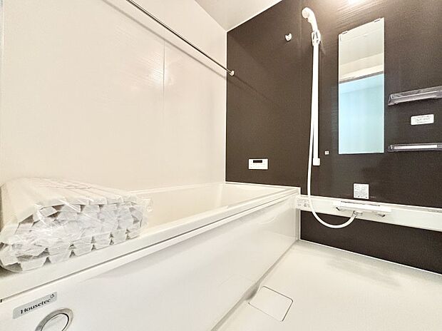 落ち着いた雰囲気でゆっくりお寛ぎいただけるバスルーム