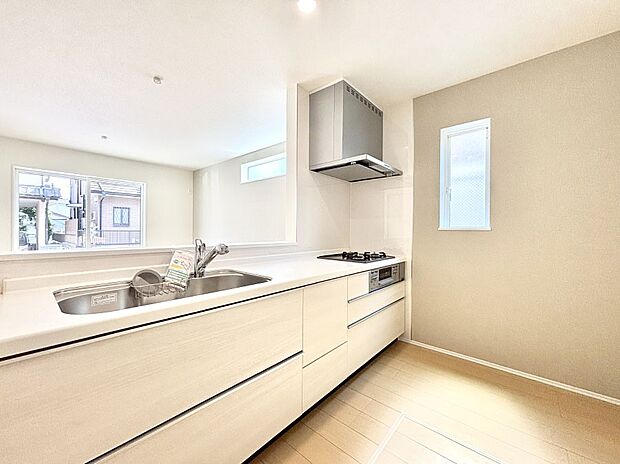 ゆとりあるキッチンではご家族と楽しくお料理ができます。