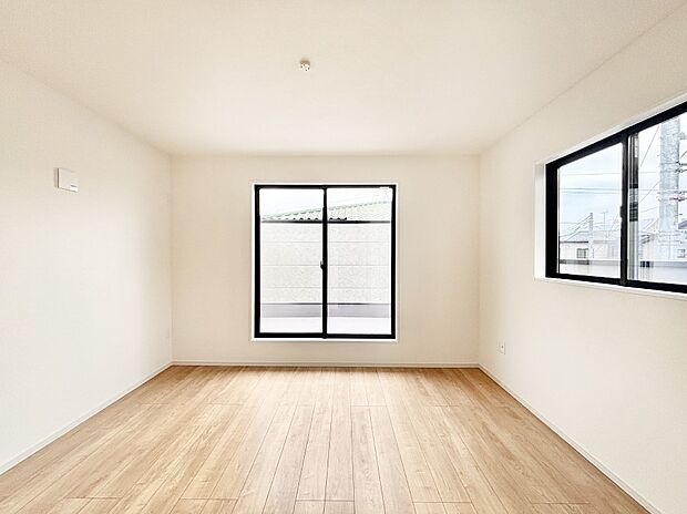 2面採光を確保した明るい空間。家族みんなが快適な暮らしを実現する設計です。