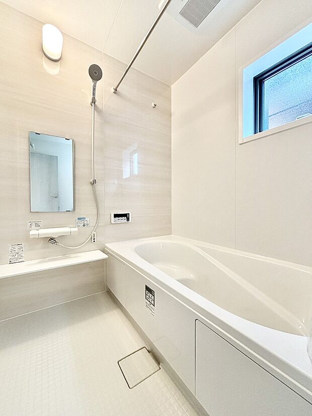 落ち着いた雰囲気でゆっくりお寛ぎいただけるバスルーム