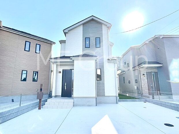 堂々完成!たっぷりの陽光と開放感に包まれる明るい住まい。