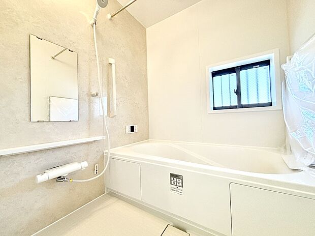 落ち着いた雰囲気でゆっくりお寛ぎいただけるバスルーム