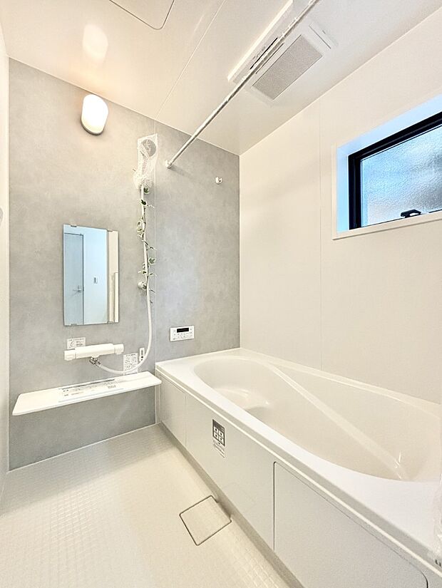 落ち着いた雰囲気でゆっくりお寛ぎいただけるバスルーム