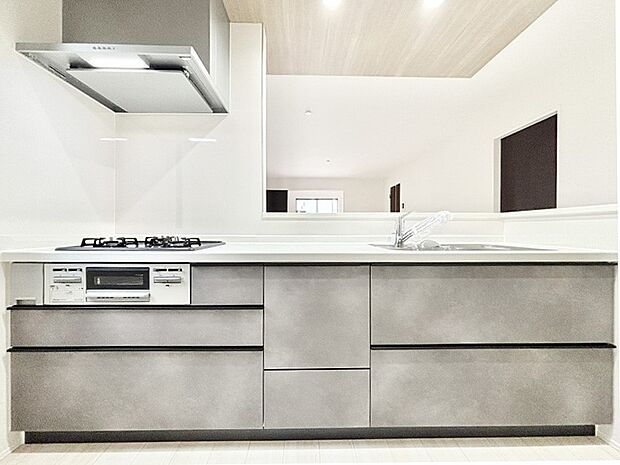 毎日使うキッチンだから、使いやすさ＆お手入れのしやすさにこだわりました。  