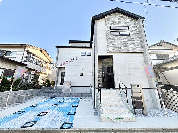 上質感あふれる外観デザイン。魅力の住まいを実現。 