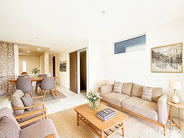 落ち着いた雰囲気のＬＤＫは家族みんなの快適空間※家具はCGです