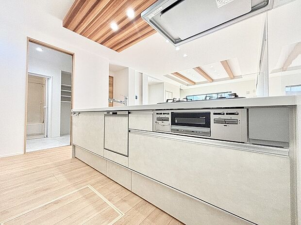 毎日使うキッチンだから、使いやすさ&お手入れのしやすさにこだわりました。