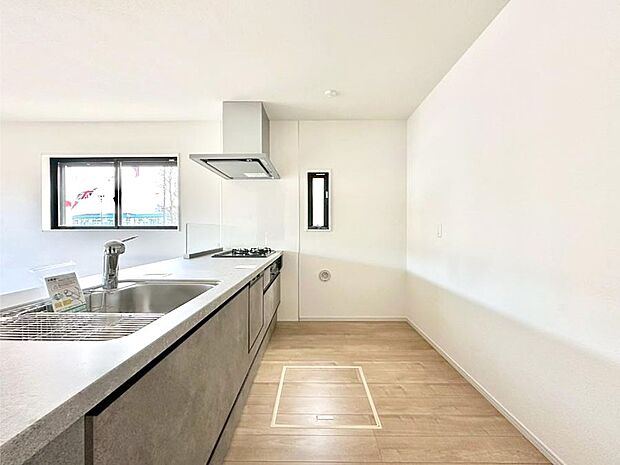 ゆとりあるキッチンではご家族と楽しくお料理ができます。