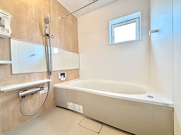 落ち着いた雰囲気でゆっくりお寛ぎいただけるバスルーム