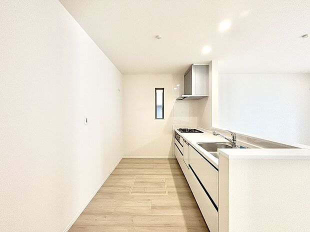 ゆとりあるキッチンではご家族と楽しくお料理ができます。