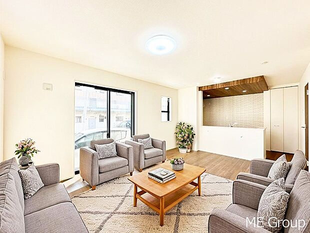 落ち着いた雰囲気のＬＤＫは家族みんなの快適空間※家具はCGです