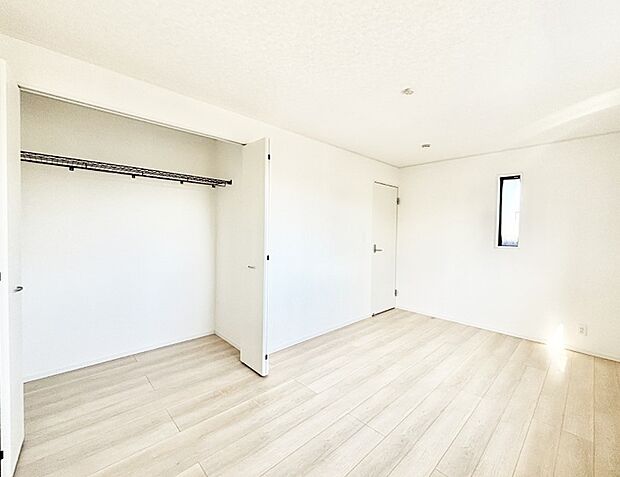 収納が充実しているので、居住スペースを広く使えます。 