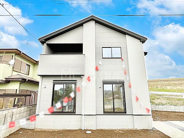 たっぷりの陽光と開放感に包まれる明るい住まい