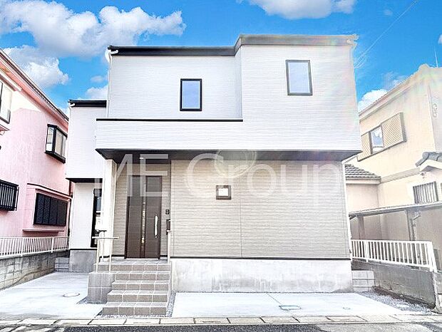 堂々完成!たっぷりの陽光と開放感に包まれる明るい住まい。