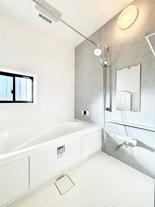 落ち着いた雰囲気でゆっくりお寛ぎいただけるバスルーム