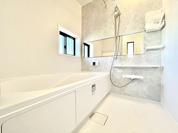 落ち着いた雰囲気でゆっくりお寛ぎいただけるバスルーム