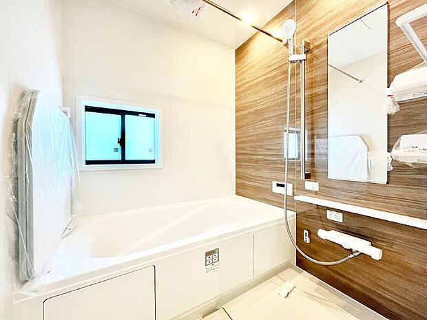 落ち着いた雰囲気でゆっくりお寛ぎいただけるバスルーム