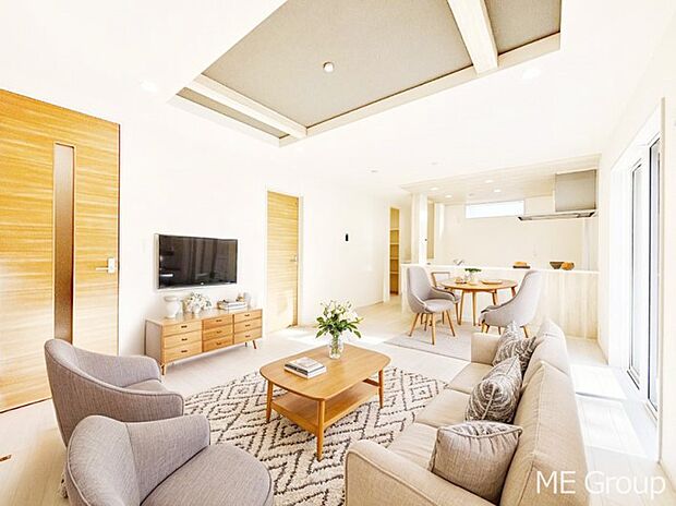 折上天井がＬＤＫに開放感をプラス！家族みんながゆったり寛げます　※家具はCGです