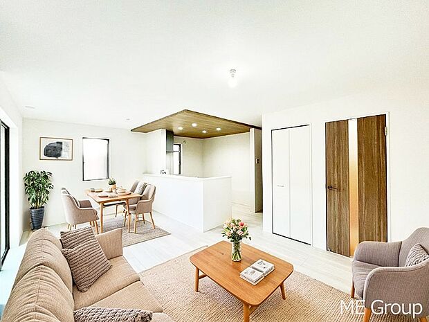 落ち着いた雰囲気のＬＤＫは家族みんなの快適空間※家具はCGです