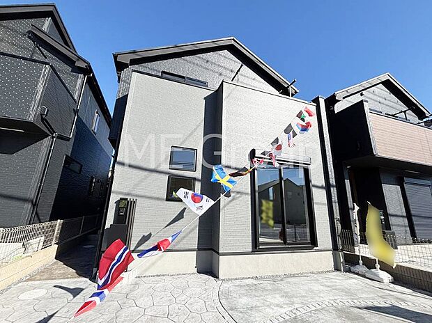 たっぷりの陽光と心地よい風が舞い込む住まい