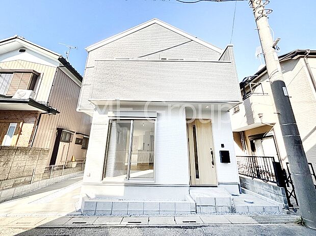 堂々完成！たっぷりの陽光と開放感に包まれる明るい住まい。 