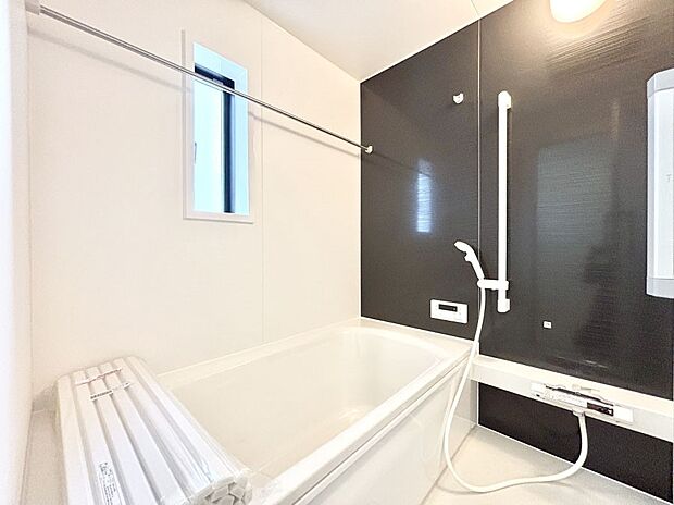 落ち着いた雰囲気でゆっくりお寛ぎいただけるバスルーム