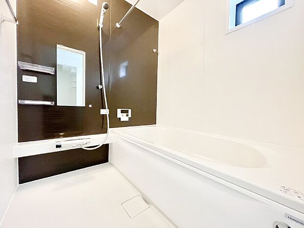 落ち着いた雰囲気でゆっくりお寛ぎいただけるバスルーム