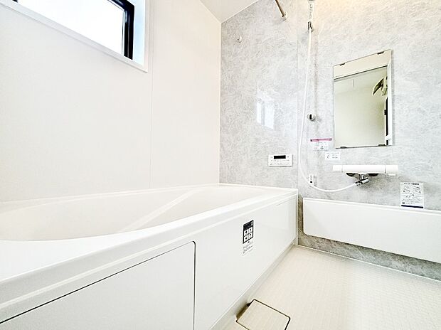 落ち着いた雰囲気でゆっくりお寛ぎいただけるバスルーム